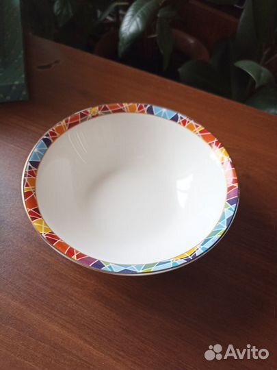 Набор посуды фарфор на 6 персон. новый.24 предмета