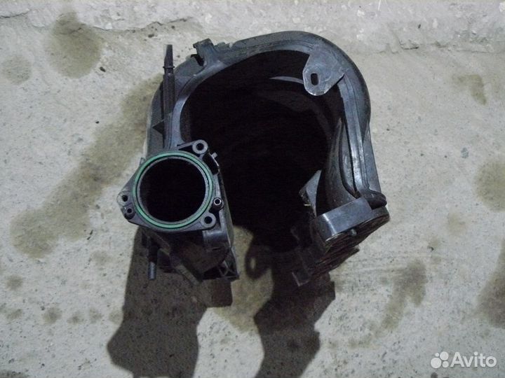 Коллектор впускной Peugeot 307 1,4