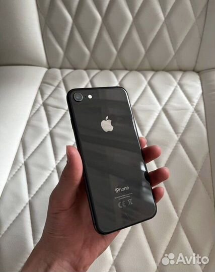 iPhone 8 / 64gb
