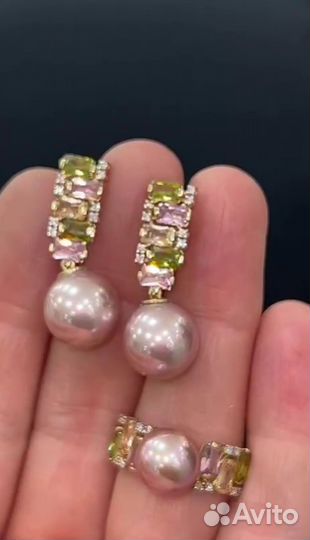 Золотой комплект с жемчугом и бриллиантами