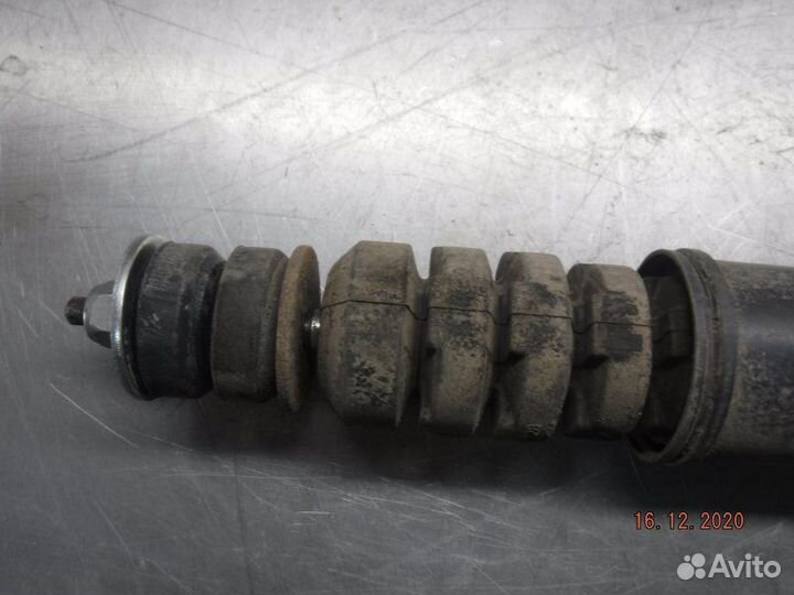 Амортизатор задний правый Nissan Terrano F4R 2014