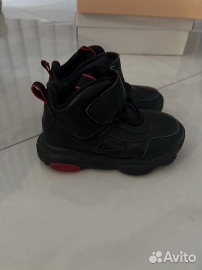 Ботинки демисезонные для малыша размер 23