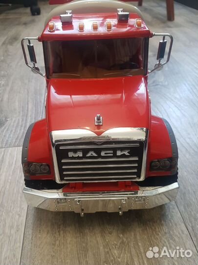 Bruder бензовоз