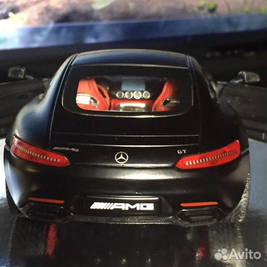 Коллекционная машина мерседес-amg купе