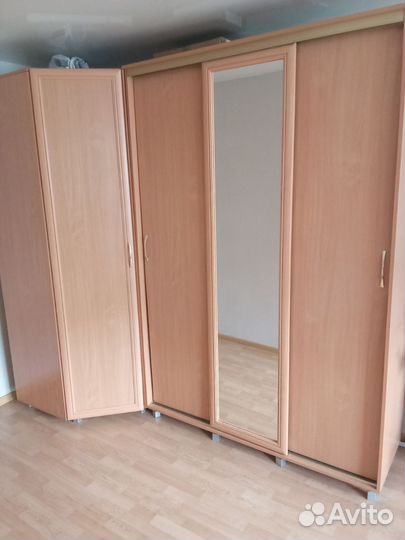 Шкаф купе угловой с зеркалом бу