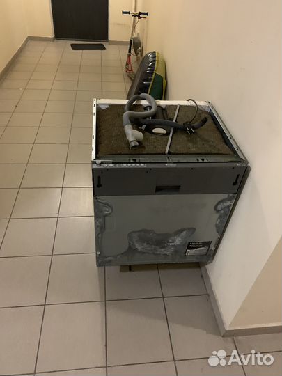 Встраиваемая посудомоечная машина Ariston