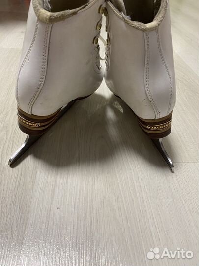 Фигурные коньки jackson elle