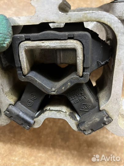 Рено Логан / каптюр подушка двигателя