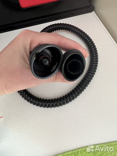 Вертикальный паровой пылесос Kitfort кт-595 белый