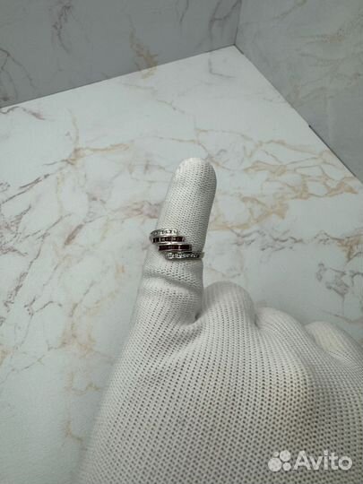 Золотое кольцо с бриллиантиками 750 пробы