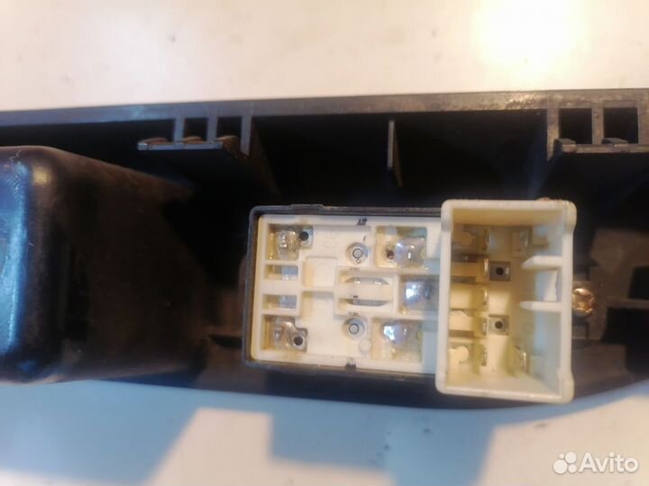 Кнопка стеклоподъемника на kia rio 1 рест