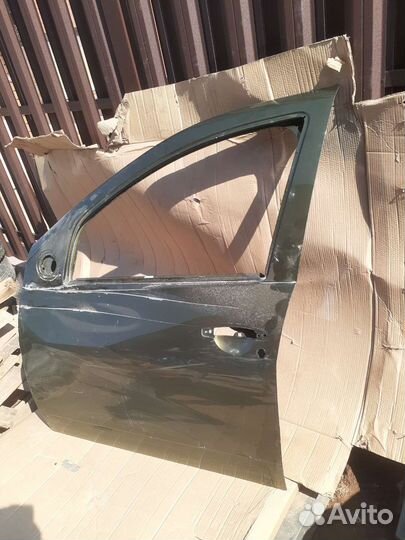 Дверь передняя левая renault duster