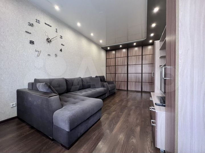 2-к. квартира, 56 м², 1/3 эт.