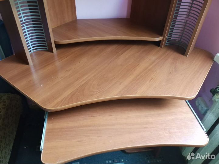 Компьютерный стол