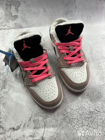 Кроссовки Nike зима