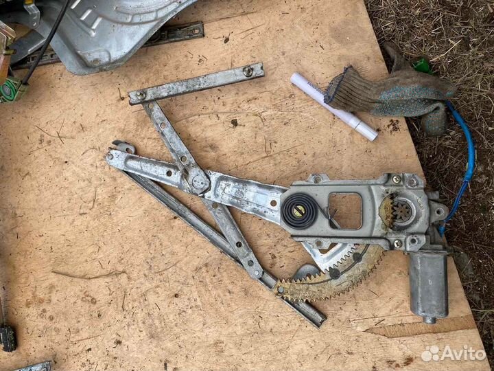 Стеклоподьемник передний левый Subaru Impreza 1