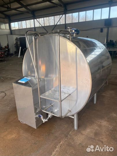 Танк молочный, закрытый