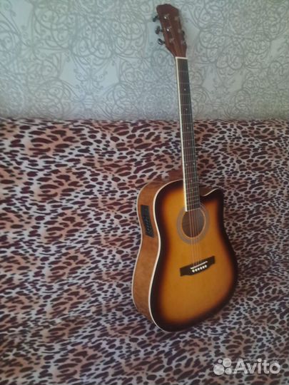 Акустическая гитара