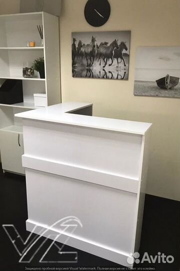 Стойка ресепшн