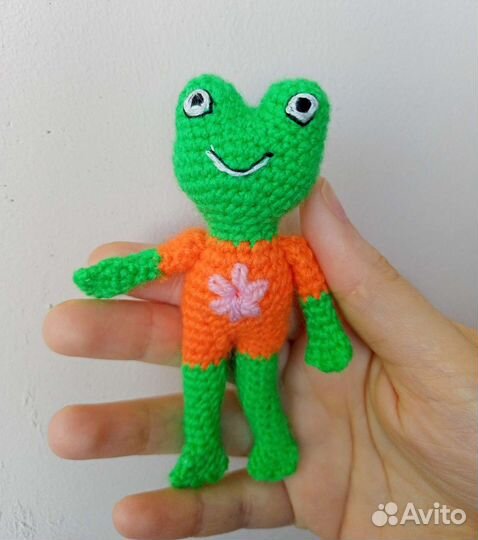 Вязаные игрушки ручной работы,брелки