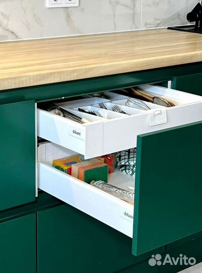 Кухня современная на заказ. Доставка и сборка