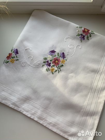 Скатерь чайная ручная вышивка Германия
