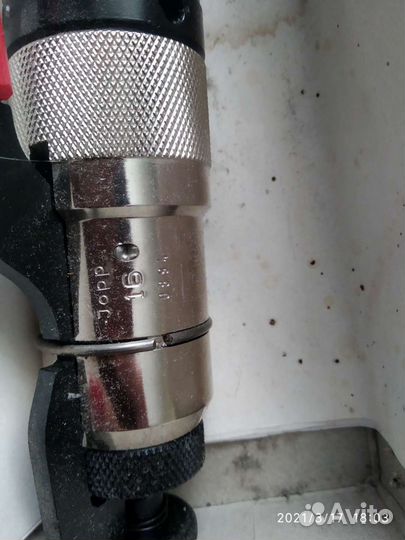 Устройство для оглушения скота