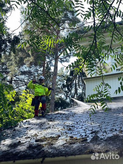 Мойка крыш. Удаление мха. Чистка водостоков