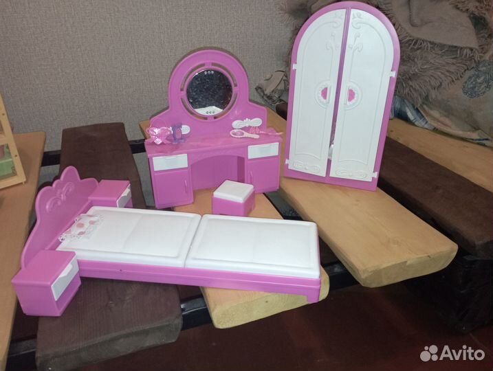 Мебель для кукольного домика
