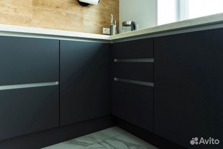 Кухня в потолок на заказ