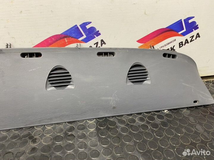 Накладка торпедо правая Scania 4-series