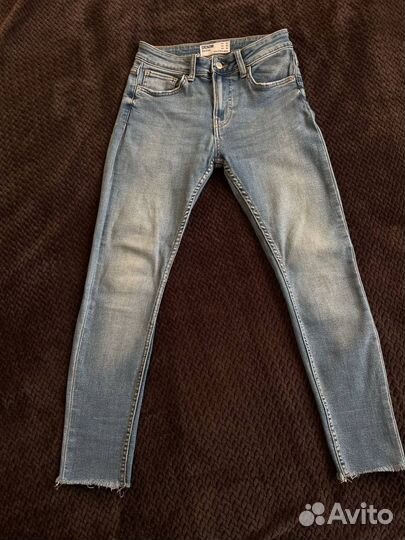 Джинсы скини женские bershka