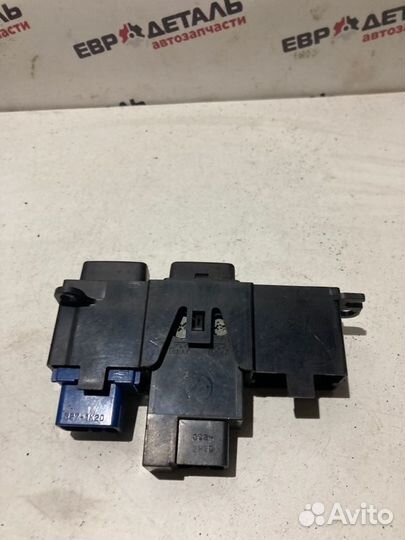 Кнопка птф Toyota Carina E лифтбэк 1 1993