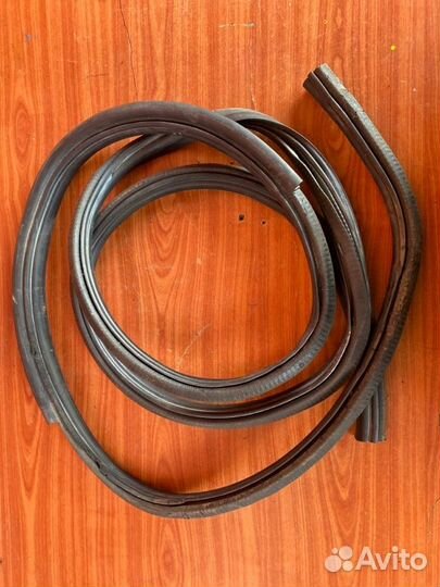 Уплотнительная резинка двери Vw Transporter Т4 аас