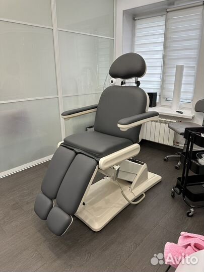 Педикюрное кресло с электроприводом 3 мотора