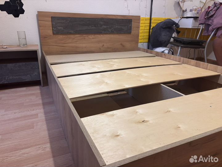 Кровать двухспальная 140