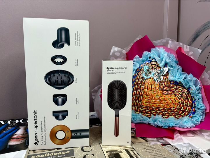 Фен плюс расческа Dyson