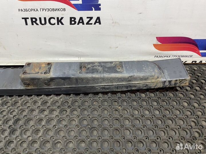 Усилитель переднего бампера Iveco Stralis