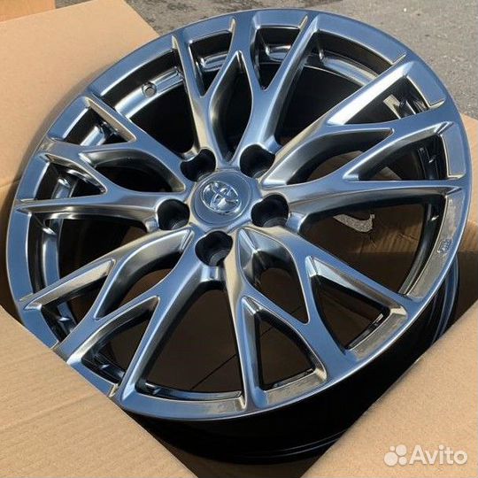 Диски на Toyota Camry Тойота Камри R18