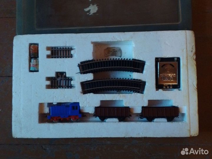 Паровозик старинный