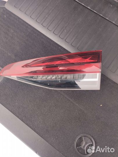 Фонарь правый внутренний Skoda Octavia A8