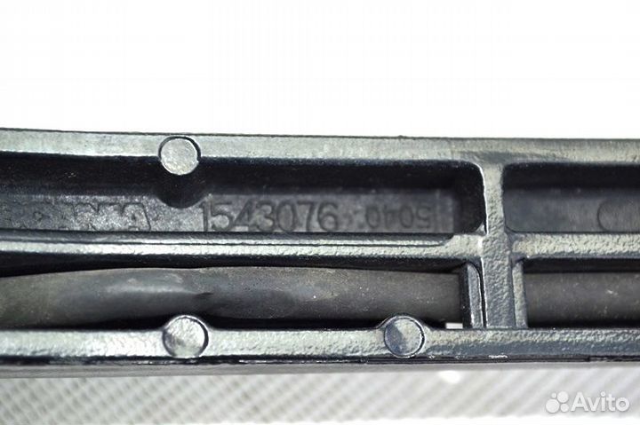 Поводок/Дворникодержатель лобовое стекло, правый s