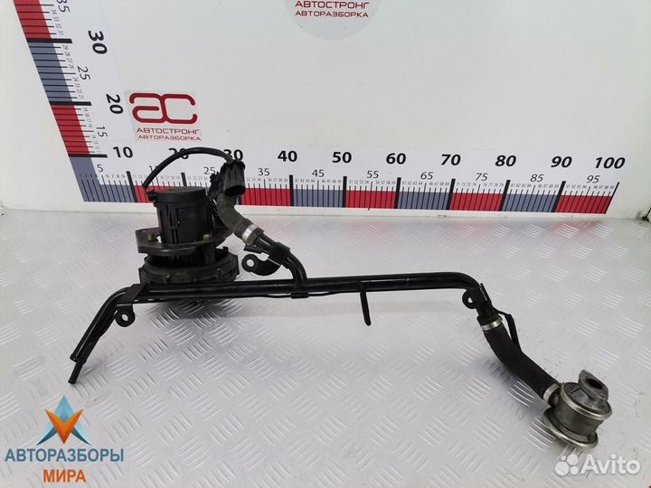 Насос продувки катализатора Maserati Quattroporte