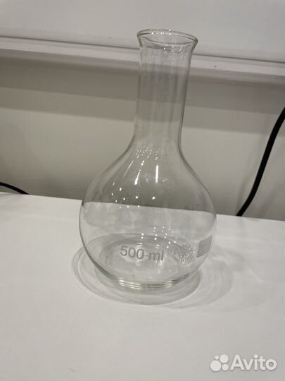 Бутылки аптечные и колбы химические