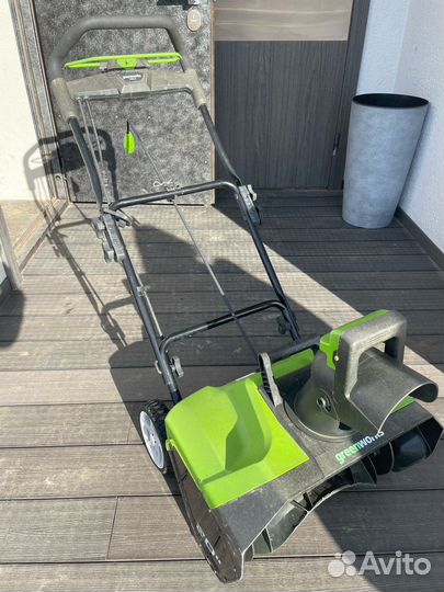 Снегоуборщик Greenworks