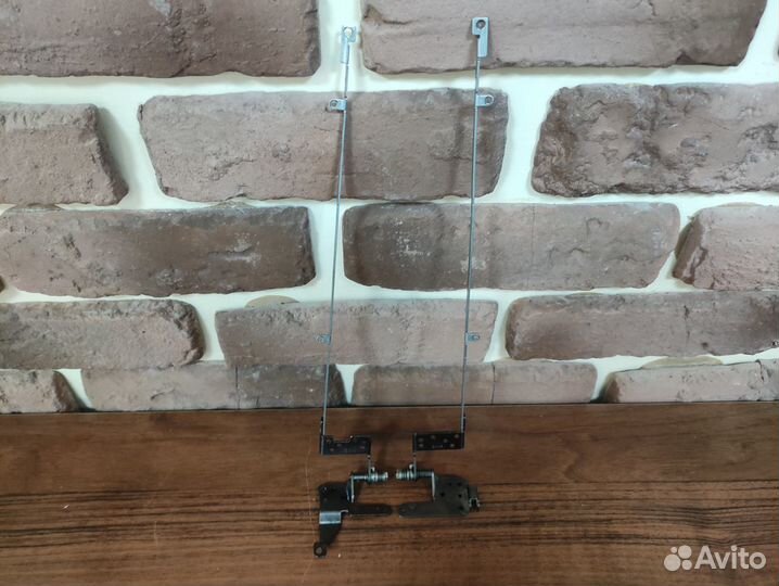 Петли матрицы ноутбука Acer E5-771