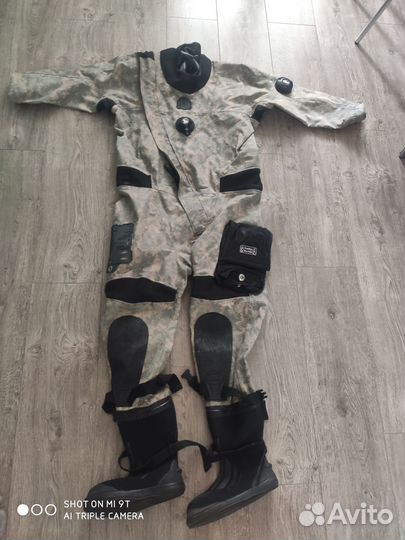 Сухой гидрокостюм White