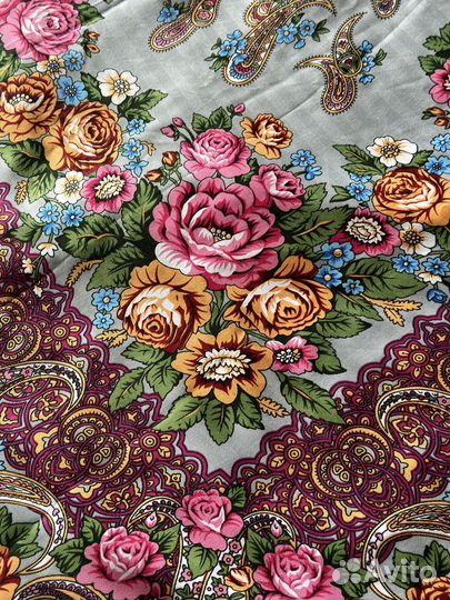 Платок с цветами
