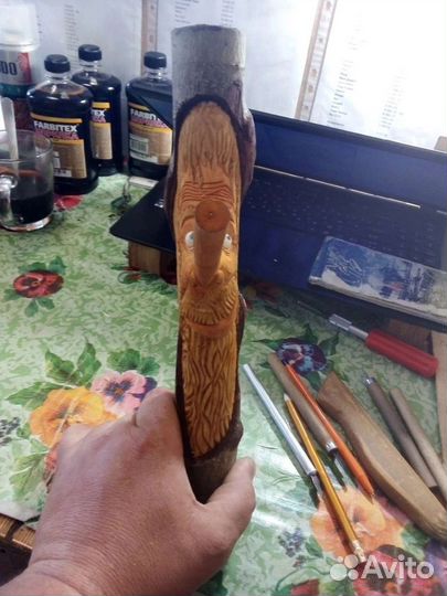 Оригинальные вешалки в прихожую