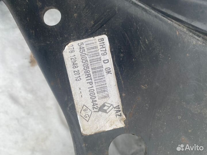 Renault duster левый рычаг